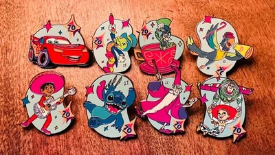 DISNEYLAND SÉPTIMO AÑO 8 PUNTADA SOMBRERO LOCO RELÁMPAGO MCQUEEN BUZZ MERLIN DISNEY Foto 1 de 4