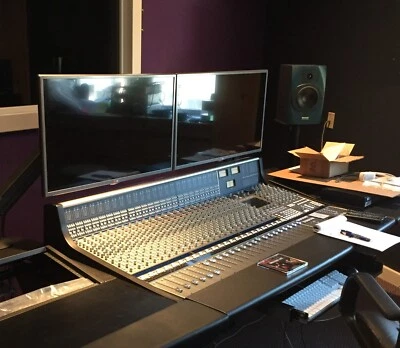 Consola de grabación profesional SSL AWS-924 Digital Studio Foto 1 de 3