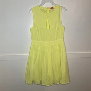 NWT Wonderland By Oasis - Size 12 - Pleated Sleeveless Dress Yellow Laced Back - Picture 1 of 19