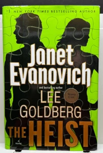 The Heist by Janet Evanovich & Lee Goldberg SIGNED 1st Edition HCDJ 2013 - Picture 1 of 16