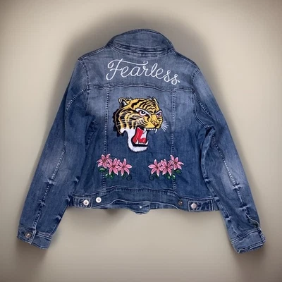 Chaqueta de mezclilla con botones Torrid bordada flor de tigre para mujer talla 2 Foto 1 de 4