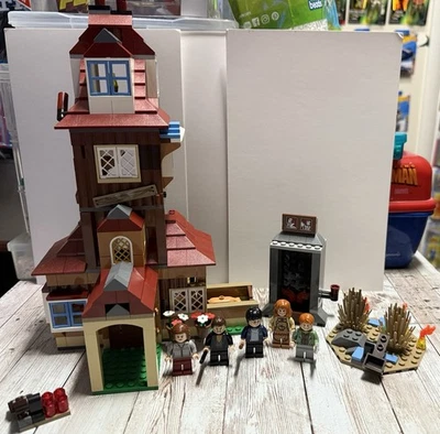 LEGO Harry Potter 4840 The Burrow Near Complete 2010 Missing One Figure - Image 1 of 4