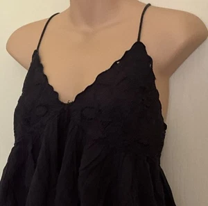 Free People Embroidered Gauze Tank Top Juniors Medium Black Flowy Crop - Picture 1 of 5