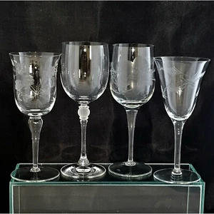 Juego de colección de cristalería de vino desajustada/4 copas de cóctel mixtas grabadas vintage - Imagen 1 de 6