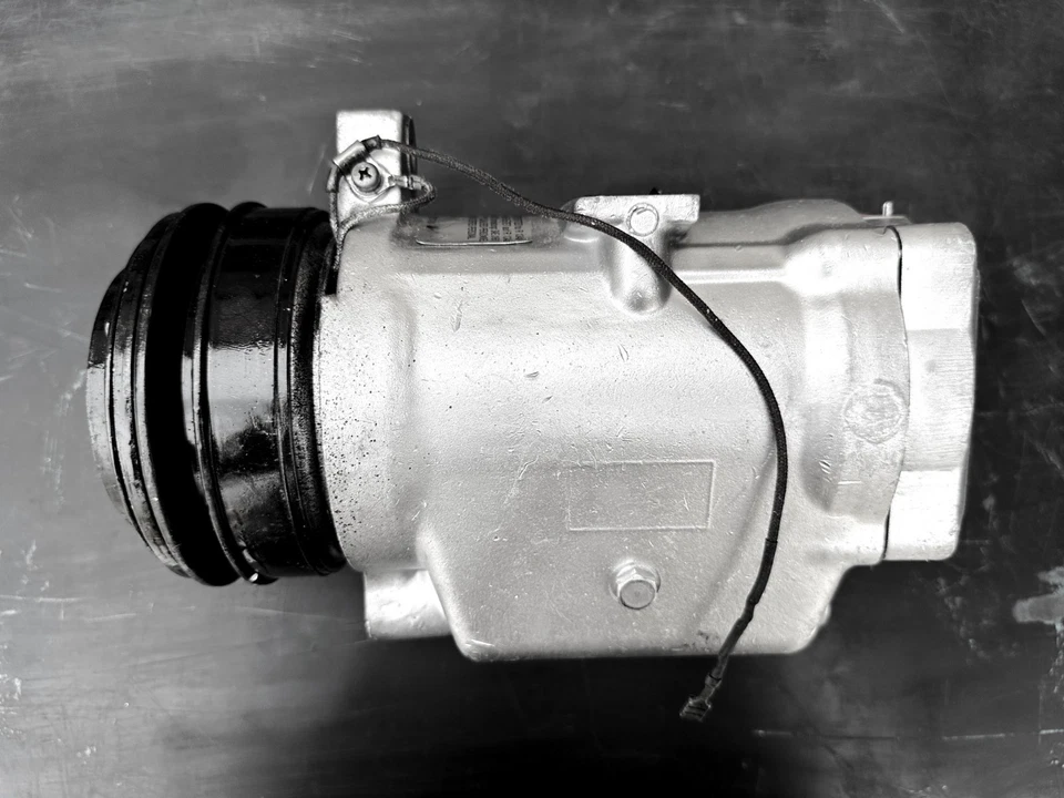 Compresor de aire acondicionado 78-79 Porsche 928 OEM REMAN Foto 1 de 2