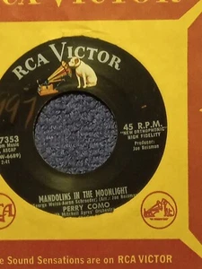 Perry Como - Love Makes The World Go 'Round / Mandolins In The - 45 RPM RECORD - Picture 1 of 4