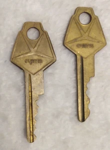 (2) Vintage Curtis Brass Keys Y-152 Pentagon Shape Transportation Collectible - Picture 1 of 3