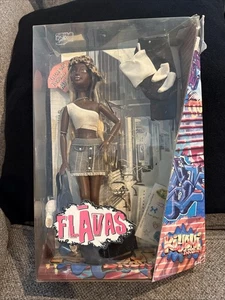 Mattel Flavas Puppe Kiyoni braun zweifarbig Haare Glitzer Rock MIB NEU - Bild 1 von 10