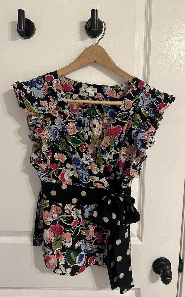 Top envolvente Anthropologie Odille 100 % seda floral lunares talla 6 manga con volantes Foto 1 de 4