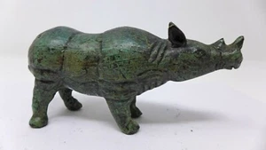 Indonesische/balinesische handgefertigte schmiedeeiserne grüne kleine Nashorn Statue - Bild 1 von 4