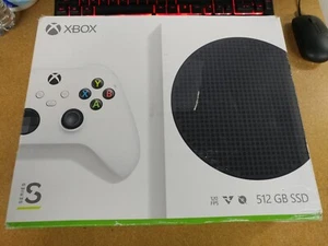 Microsoft Xbox Series S 512GB Console Gaming System White 1883 - Picture 1 of 6