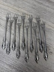 (6) Oneida RAPHAEL HH Distinction Deluxe Stainless flatware SEAFOOD FORKS 6” - Picture 1 of 2