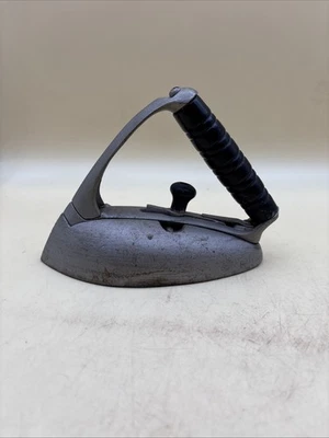 Antiguo mango de hierro triste #2 base #14 Foto 1 de 4