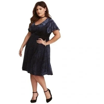 Torrid Navy Blue Plus Size 1X Flocked Velvet Open Back V-Neck Skater Dress - Image 1 of 4