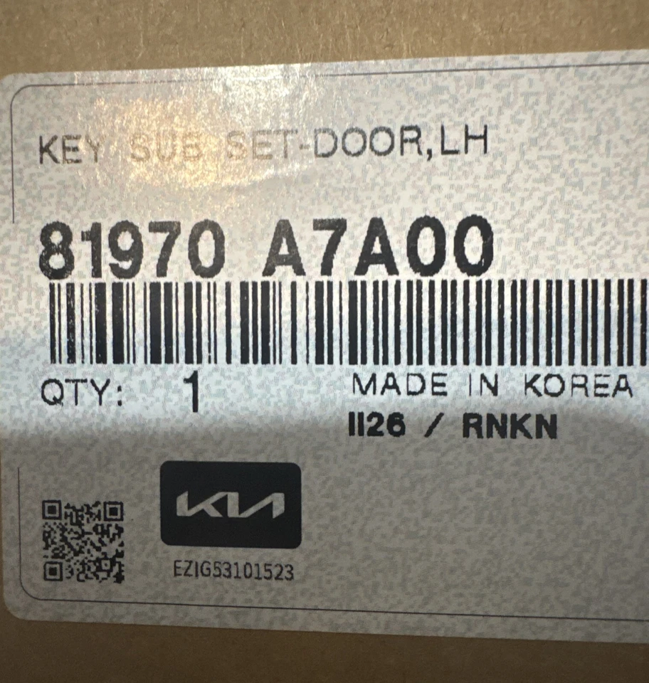 KIA 14-18 FORTE DRIVER FRONT LEFT DOOR LOCK CYLINDER NEW OEM 81970-A7A00 OEM GEN - Image 1 of 4