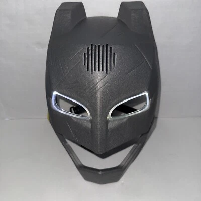 2015 DC Comics Batman Talking Voice Changer Mask with Lights and Sounds (Works) - Image 1 of 4