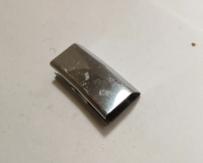 Chrysler Newport 300 NY 1968 lámpara trasera apertura tapa moldeada inferior 2842259 nuevo en stock Foto 1 de 4