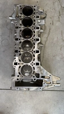 BMW M4 2015-2020 3,0 L S55 bloque de cilindros caja de cigüeñal *recuperación de inundaciones* OEM Foto 1 de 4
