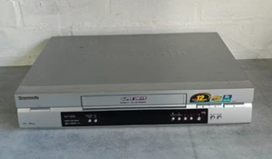 Reproductor/grabador de video VHS Panasonic NV-FJ630 reproducción súper larga - Imagen 1 de 4