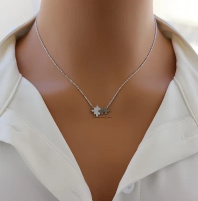 Collar colgante enchapado en oro de 18 quilates delicado rompecabezas pieza Foto 1 de 4