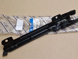 Genuine Hyundai Tiburon Coupe 2001-2006 Left Rear Sunroof Guide 81647-2C000 NEW - Picture 1 of 12