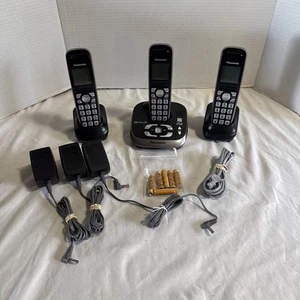 Panasonic KX- TG4031 Answering Machine Base, 3 Handsets Phones Dect 6.0 Tested - Picture 1 of 6