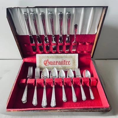 35 Pcs Vintage Oneida WM Rogers Triple Plate Park Lane Flatware With Box - Image 1 of 4