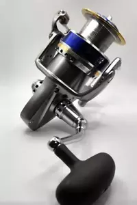 Carrete giratorio Daiwa Saltiga Z 6000 - Imagen 1 de 7