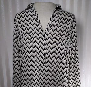 Pleione Womens Sz XS Geometric Chevron Blouse Black Beige Tab Sleeve Tunic Top - Picture 1 of 10