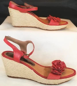 BARE TRAPS TEASE RED LEATHER FLOWERS WEDGE HEELS SANDALS SHOES WOMENS SZ 9M CUTE - Picture 1 of 16