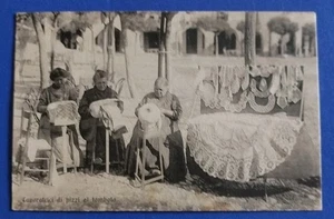 1939 Genova - lavoratrici di pizzo al tombolo - costumi locali - Picture 1 of 2