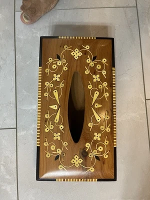 Caja de pañuelos faciales de madera Thuya cubierta caja de pañuelos de madera Foto 1 de 4