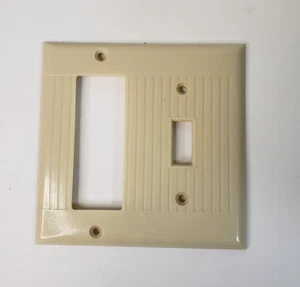 Bakelit Sierra Elfenbein 2 Leitungen Steckdose Combo Platte Abdeckung/Schalter D-19 USA gerippt - Bild 1 von 3