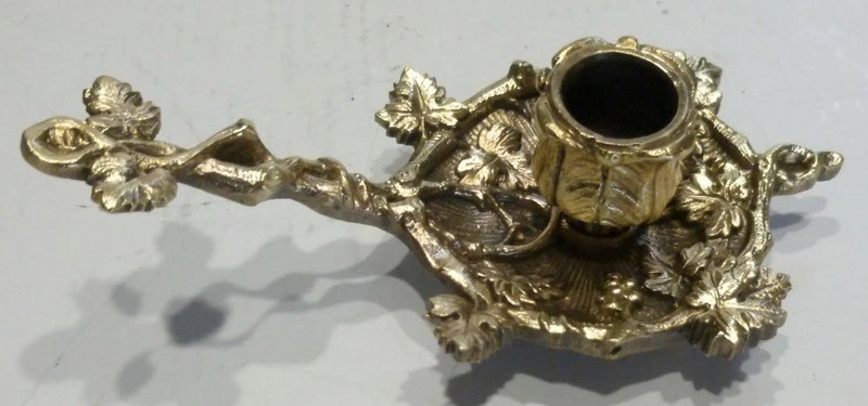 Beau et Ancien BOUGEOIR DE TABLE Miniature pour Maison de Poupée Jouet - Photo 1/1