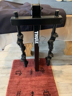 Portador de montaje enganche para 4 bicicletas Thule - Diseño plegable - Excelente forma - $229,95 Foto 1 de 4