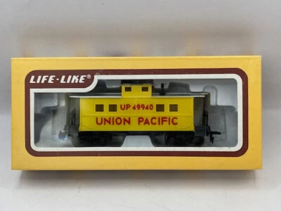 Vintage HO Life-Like Union Pacific Yellow Caboose 49940 - Image 1 of 4