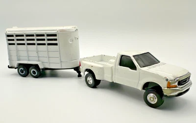 Pick-up Ford F-350 branco ERTL com reboque cavalo branco - Imagem 1 de 4