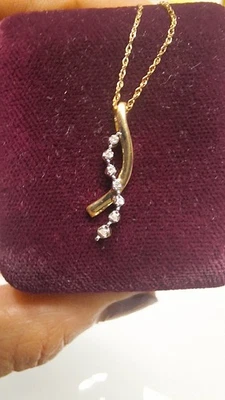 COLGANTE Y CADENA DIAMANTES ORO AMARILLO 10 KT - "LOVE IS A JOURNEY" Contemporáneo Foto 1 de 4