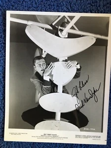 Film Actor DICK VAN DYKE autographed photo - Never A Dull Moment - Picture 1 of 1