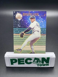 1998 Topps Stars MLB Mariano Rivera Gold Rainbow /99 - New York Yankees RARE - Picture 1 of 2