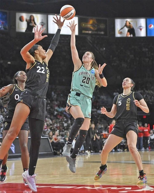 New York Liberty SABRINA IONESCU Glossy 8x10 Photo WNBA Print - Image 1 of 1