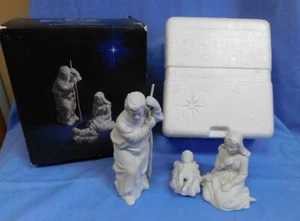 GU - Holy Family Three Porcelain Figurines from Avon Nativity Collectilbes - Picture 1 of 12