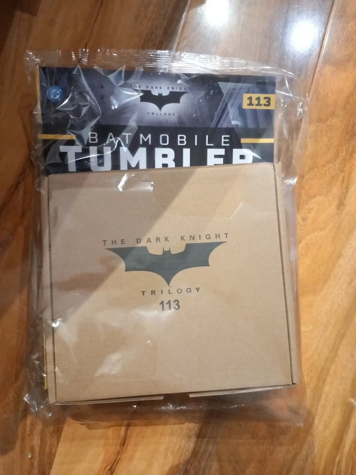 BUILD THE BATMOBILE TUMBLER 1:8 HACHETTE  #113, collectors edition,Dark Knight - Image 1 of 1