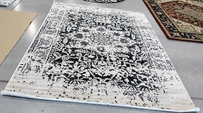 Tapete CREME/MARINHO 6'-7" X 9'-2" para manchas traseiras, preço reduzido 1172745786 MAD603D-6 - Imagem 1 de 4