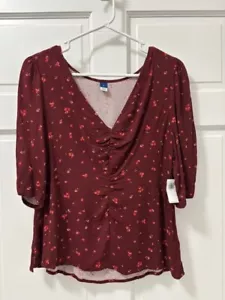 Women's Medium Ruched V-Neck Crepe Top Burgundy Ditsy Floral - Picture 1 of 5