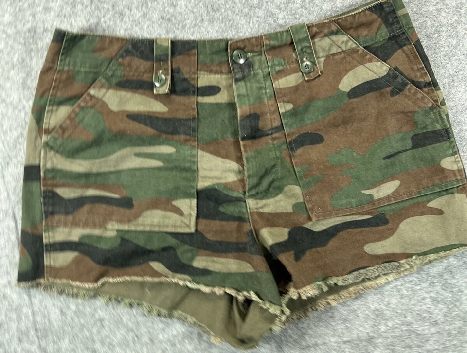 Pantalones Cortos Forever 21 Para Mujer Camuflados Talla 30 Verde Camuflaje Tiro Alto Utilitario Foto 1 de 4