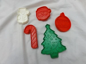 Vintage 5 Assorted HALLMARK  Cookie Cutters Christmas ~ Snowman Santa Ball Tree - Picture 1 of 17
