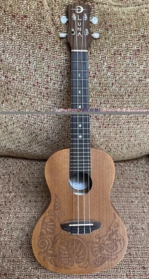 Luna Uke Mo Mah Concert Ukulele Mahogany Etched Lizard/Split Leaf Philo  - Image 1 of 4
