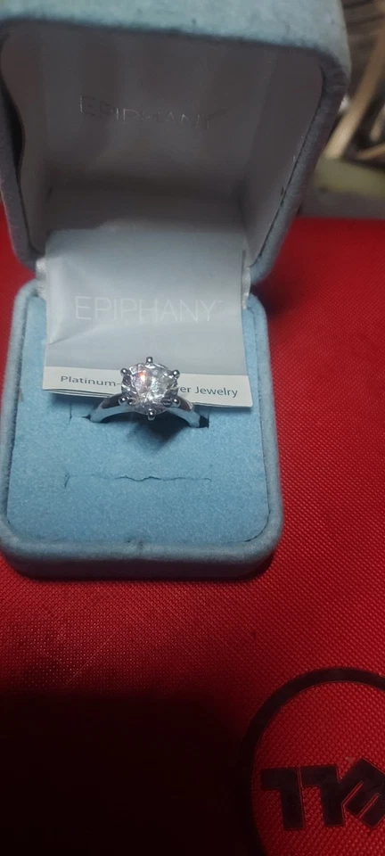 Anillo Epifanía Diamonique revestido de platino Foto 1 de 2