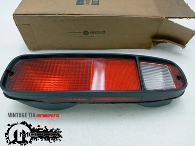 NOS Mopar 1982 1983 1984 DODGE RAMPAGE TAILLIGHT LH Driver Side #4174371 Foto 1 de 4